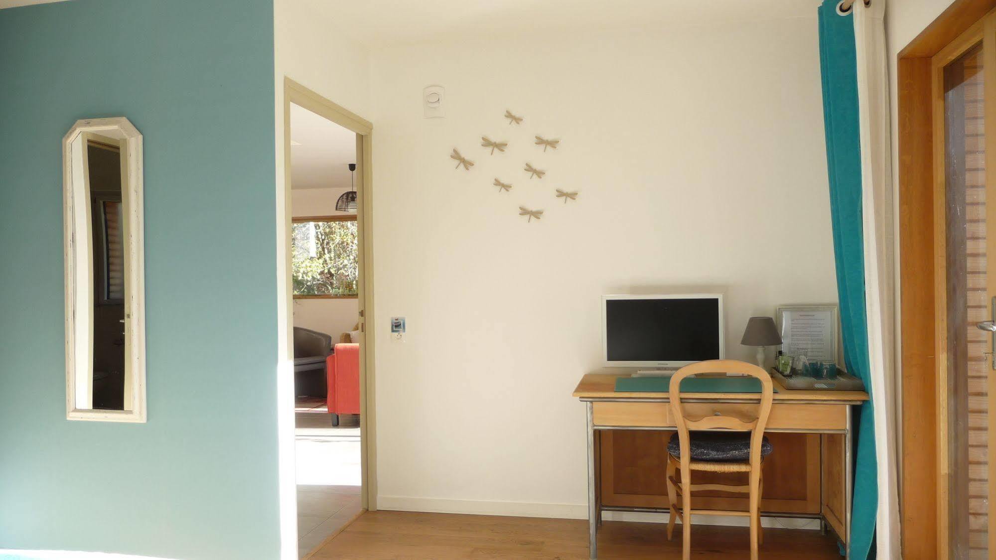 Bed and Breakfast Le Jardin Aux Oiseaux Ferel Екстер'єр фото