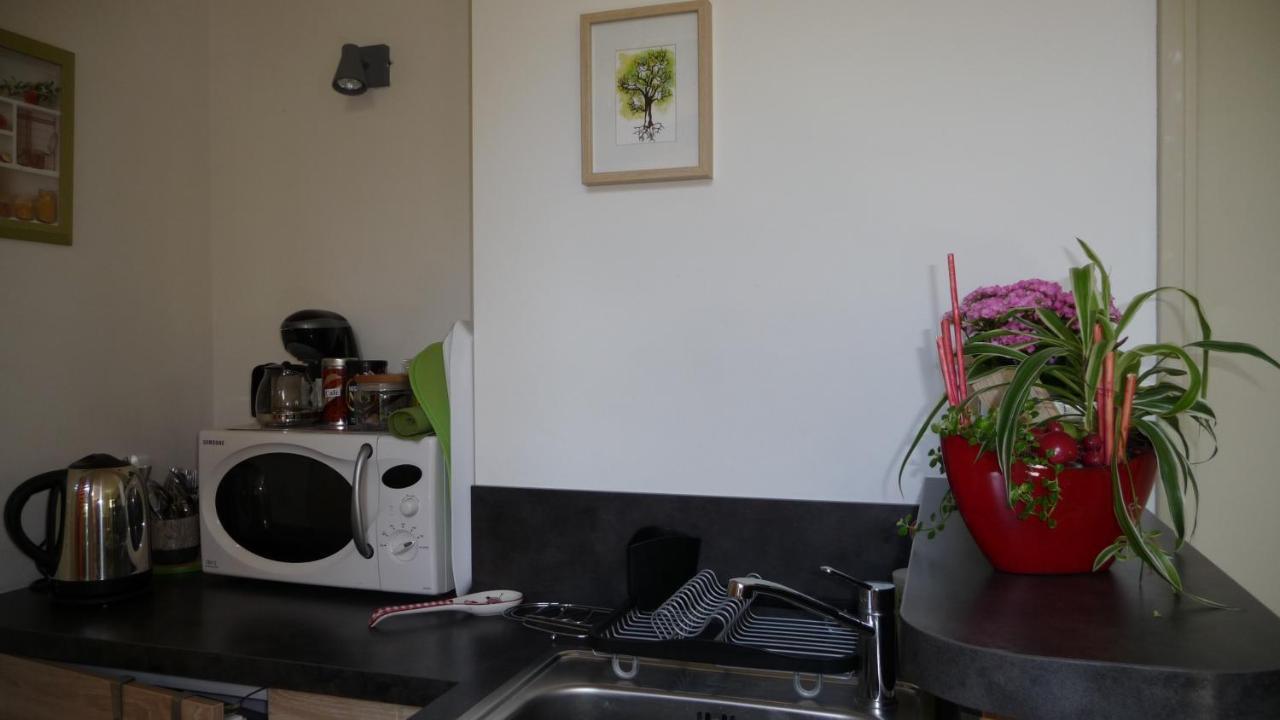 Bed and Breakfast Le Jardin Aux Oiseaux Ferel Екстер'єр фото